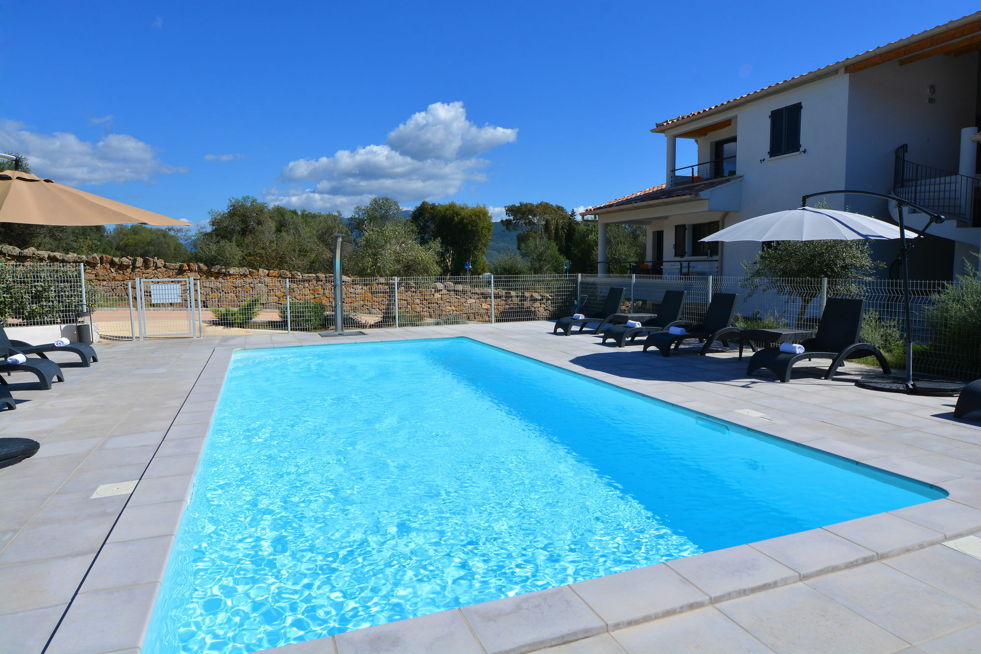 Les Terrasses Du Grand Large Aparthotel Porto Pollo Exteriör bild